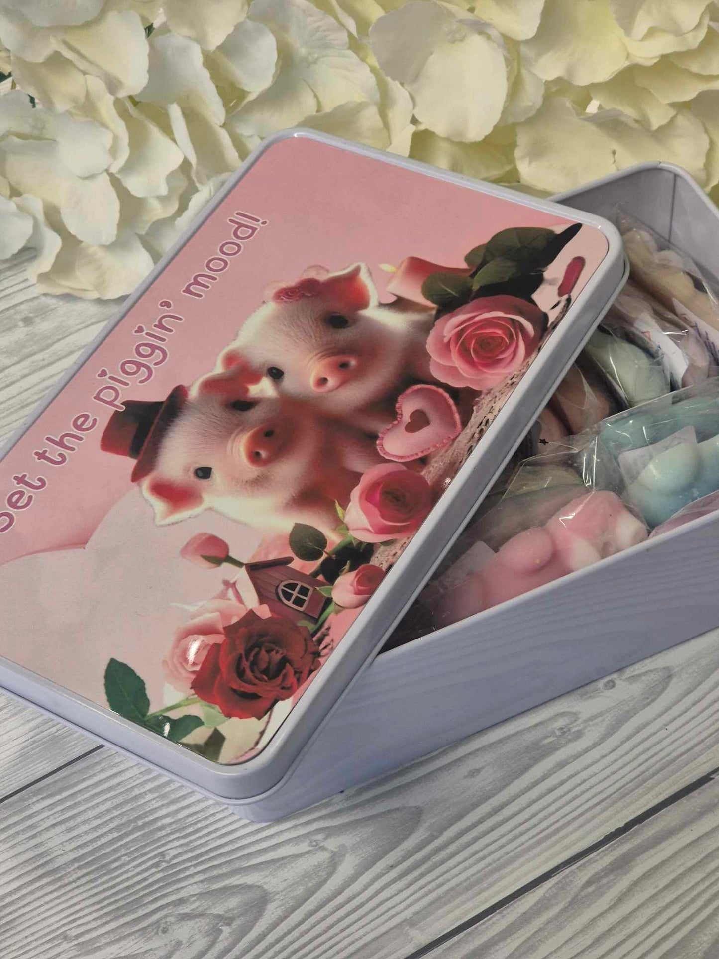 Rectangle wax melt storage tin comes with 20 wax melts - valentine Piggy