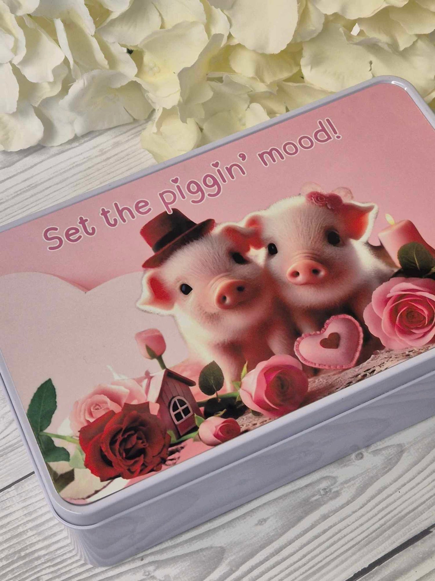 Rectangle wax melt storage tin comes with 20 wax melts - valentine Piggy